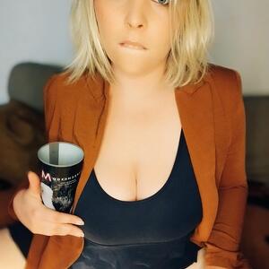 Blondiie_x mym