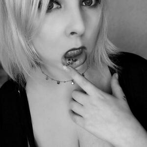 Blondiie_x mym