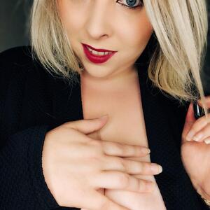 Blondiie_x mym