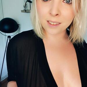 Blondiie_x mym