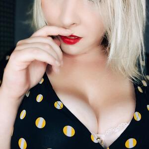 Blondiie_x mym
