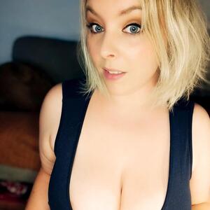 Blondiie_x mym