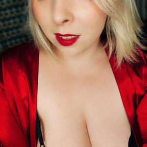 Blondiie_x mym