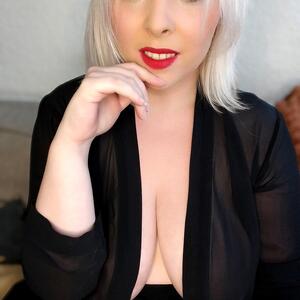 Blondiie_x mym