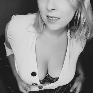 Blondiie_x mym