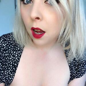 Blondiie_x mym