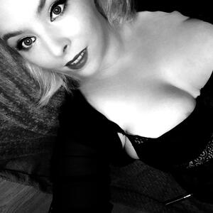 Blondiie_x mym
