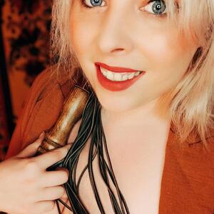 Blondiie_x mym