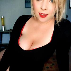 Blondiie_x mym