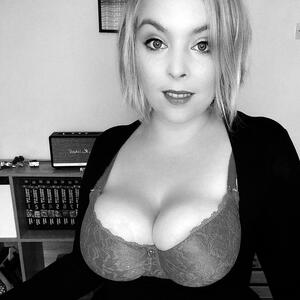 Blondiie_x mym