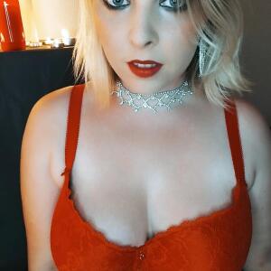 Blondiie_x mym