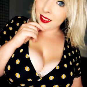 Blondiie_x mym