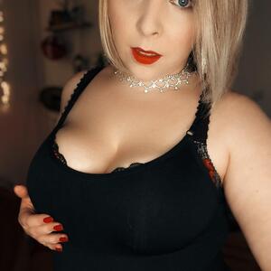 Blondiie_x mym