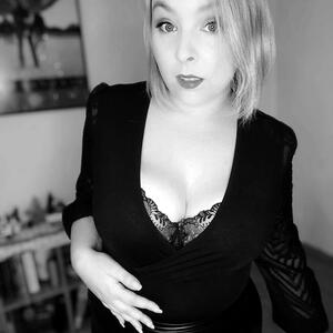 Blondiie_x mym