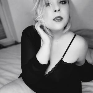 Blondiie_x mym