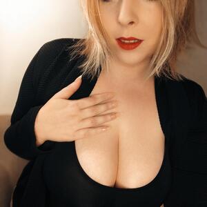 Blondiie_x mym