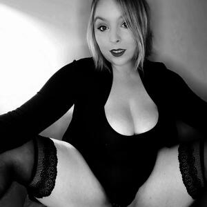Blondiie_x mym