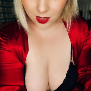 Blondiie_x mym
