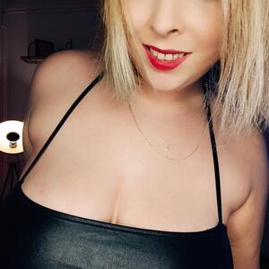 Blondiie_x mym