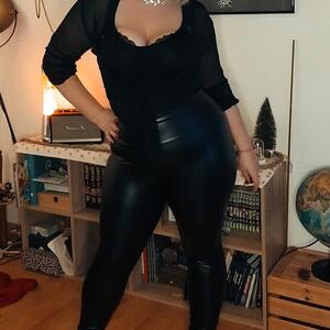 Blondiie_x mym