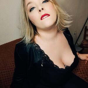 Blondiie_x mym