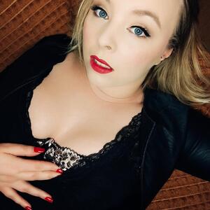 Blondiie_x mym