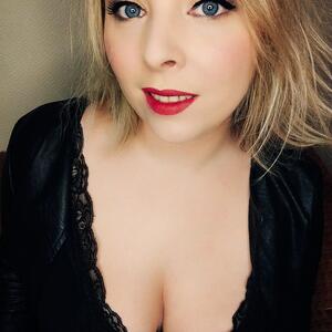 Blondiie_x mym