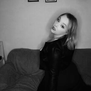 Blondiie_x mym