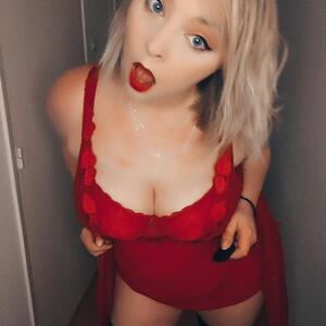 Blondiie_x mym