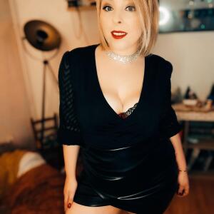 Blondiie_x mym
