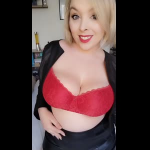 Blondiie_x mym