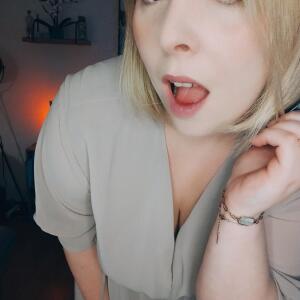 Blondiie_x mym