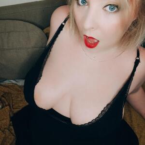 Blondiie_x mym