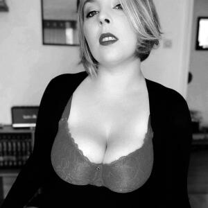Blondiie_x mym