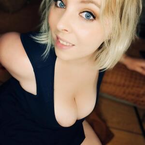 Blondiie_x mym