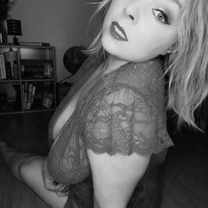 Blondiie_x mym