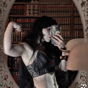 BuffGothMom onlyfans