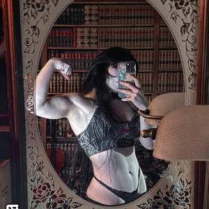 BuffGothMom onlyfans