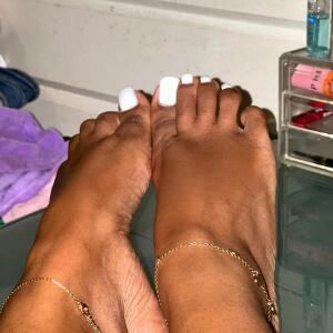 Camilafeettoes mym
