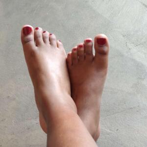 Camille_feets mym