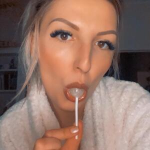 Capucine_porno mym