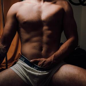 Carl_sexy mym