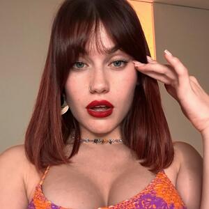 Carla_vyx mym
