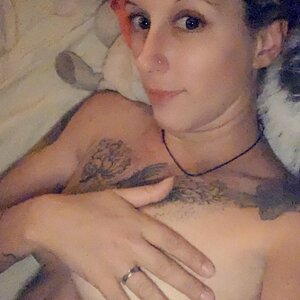 Caronudesexytatouee mym