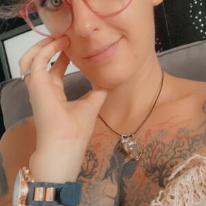 Caronudesexytatouee mym