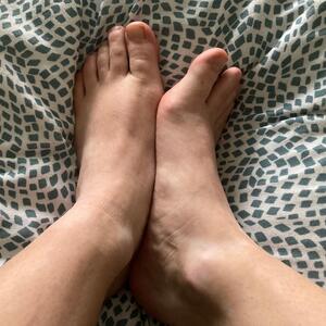 Cas_sfeet mym