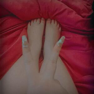 Catalina_foot_hand mym