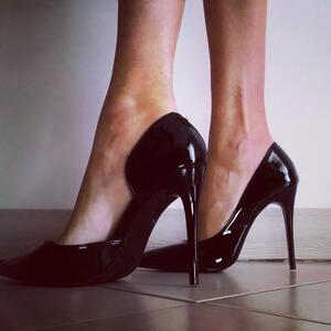 Chanel_sexyfeet mym