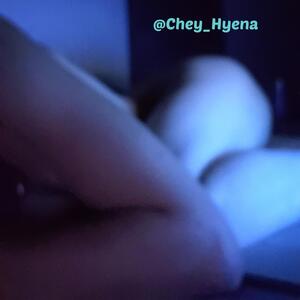 Chey_hyena mym