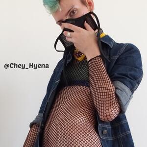 Chey_hyena mym